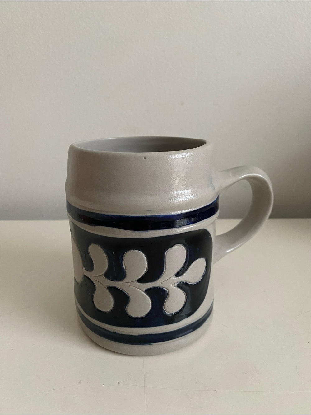 Authentic Williamsburg Pottery Stoneware Navy and Gray Decorative Coffee Mug